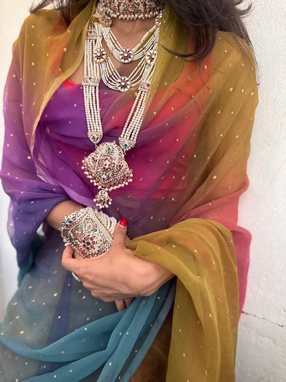 Nilofer Rani Haar and Earring Set