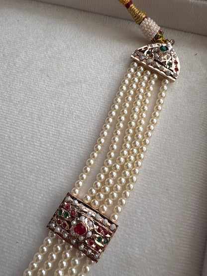 Nilofer Rani Haar and Earring Set