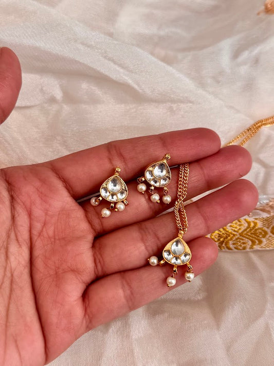 Chotta Pushkar pendant & Earring set